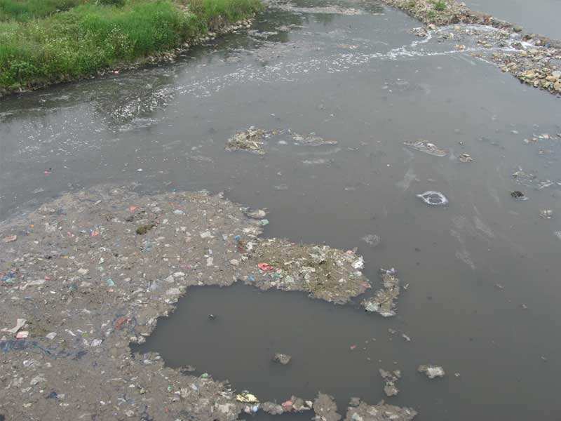 河流污染.jpg